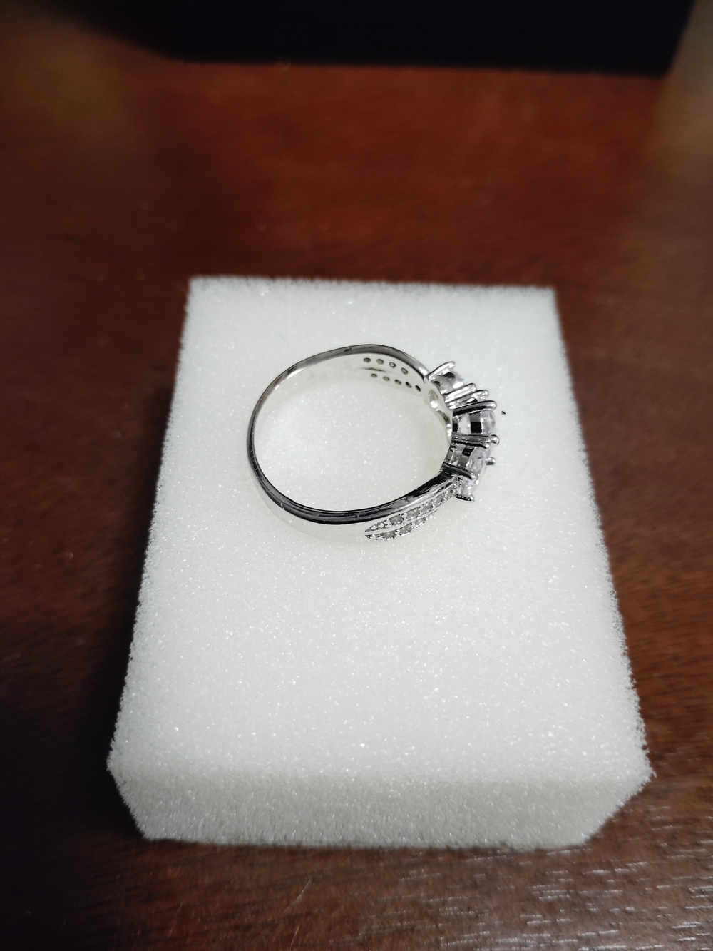 Sterling Silver Multi-Stone Woman's Ring - White